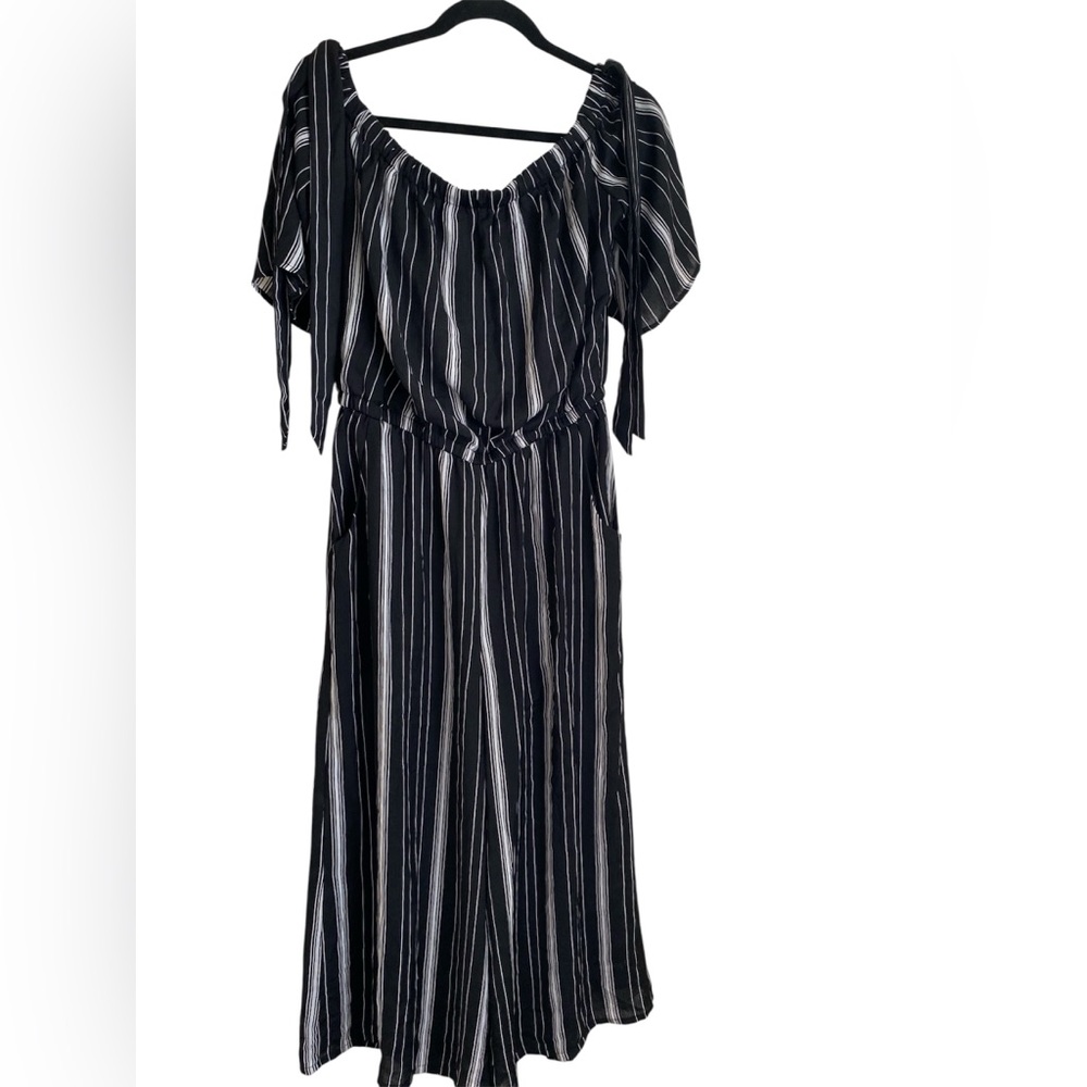 AUW Black and White Striped Long Sleeve Dress - Picture 2 of 14